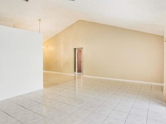 4th image of 2915 NW 95th Ave