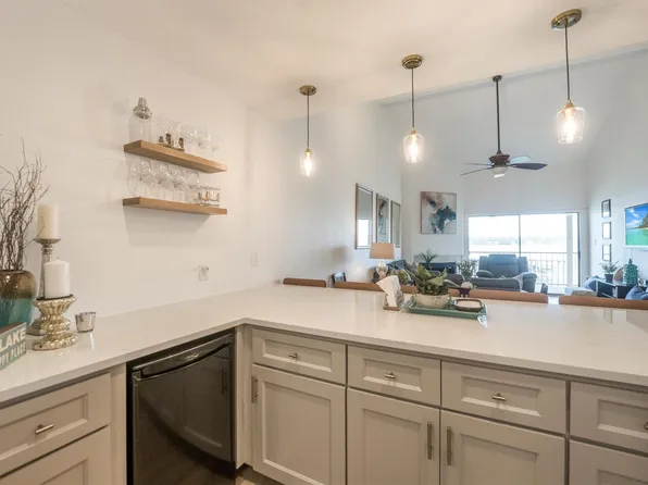 202 Lakeview Ter #A, Montgomery, TX 77356