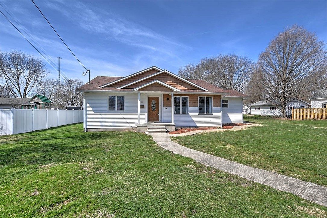 514 S Main St, Moweaqua, IL 62550 | Zillow