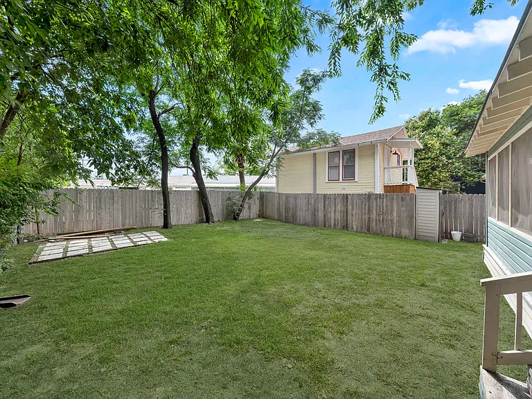 210 Sadie St — Photo 9