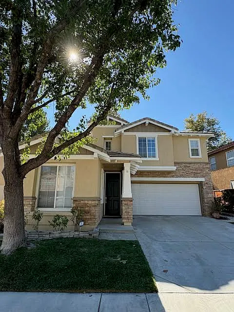 4 bed, 2188 sqft, $4,800 — Photo 1