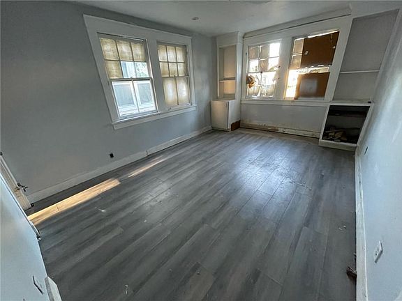 5th image of 3215-17 Louisiana Avenue Pkwy