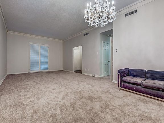 4th image of 6306 Diamond Head Cir APT 101
