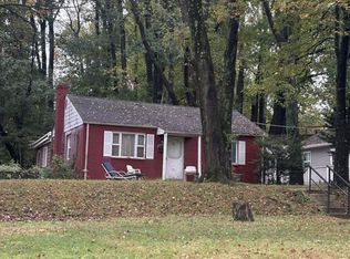11830 Huggins Dr, Silver Spring, MD 20902