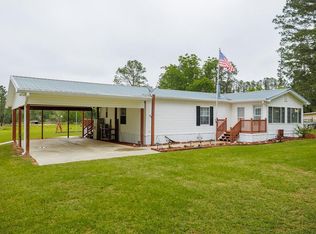 2577 Weaver Dr, Ray City, GA 31645