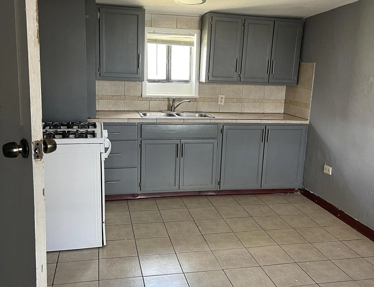 1 bed, 1.0 bath, 525 sqft, $700 — Photo 2