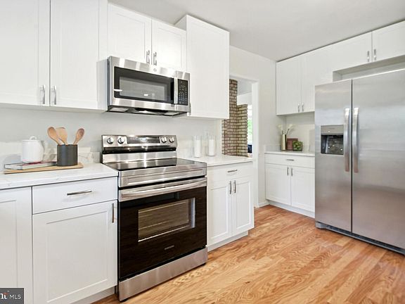 5th image of 7 Park Overlook Ct