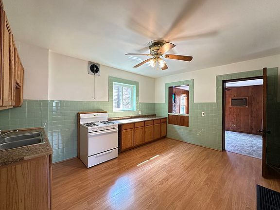 5th image of 2042 N Sawyer Ave #3
