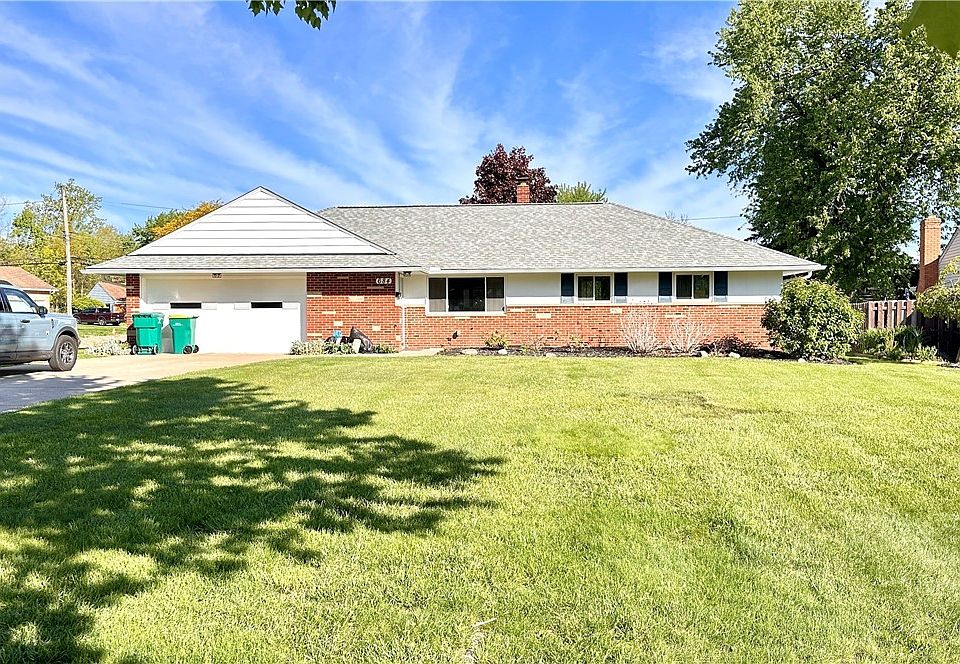 1st image of 684 Radford Dr