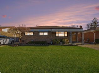 23321 Glenbrook St, Saint Clair Shores, MI 48082