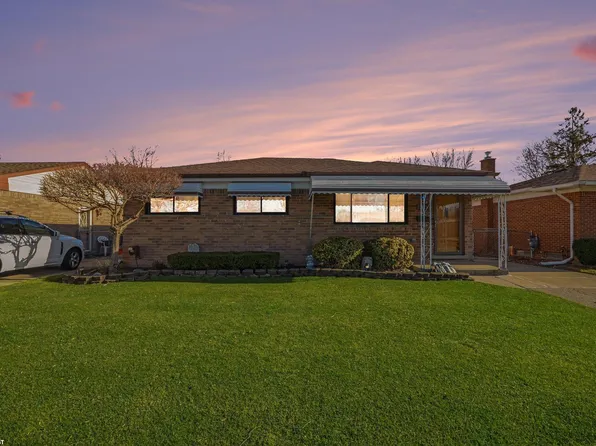 23321 Glenbrook St, Saint Clair Shores, MI 48082