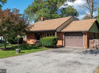 15 Skyline Dr, York, PA 17404