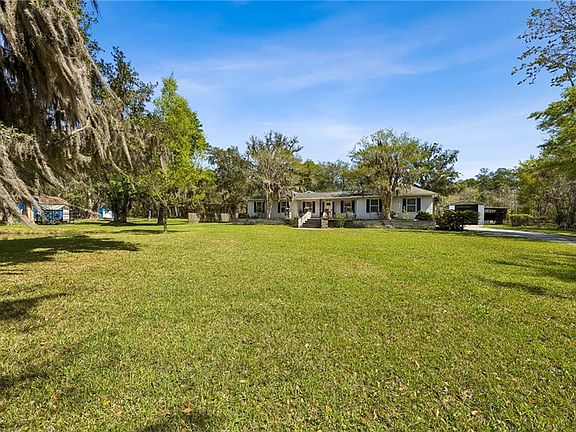 5th image of 200 Christina Ln