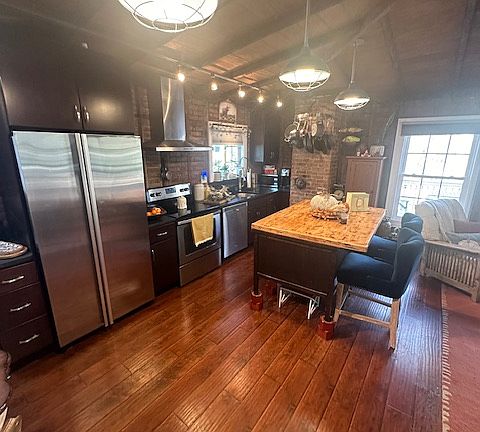 4th image of 1055B Franklin Lakes Rd #B