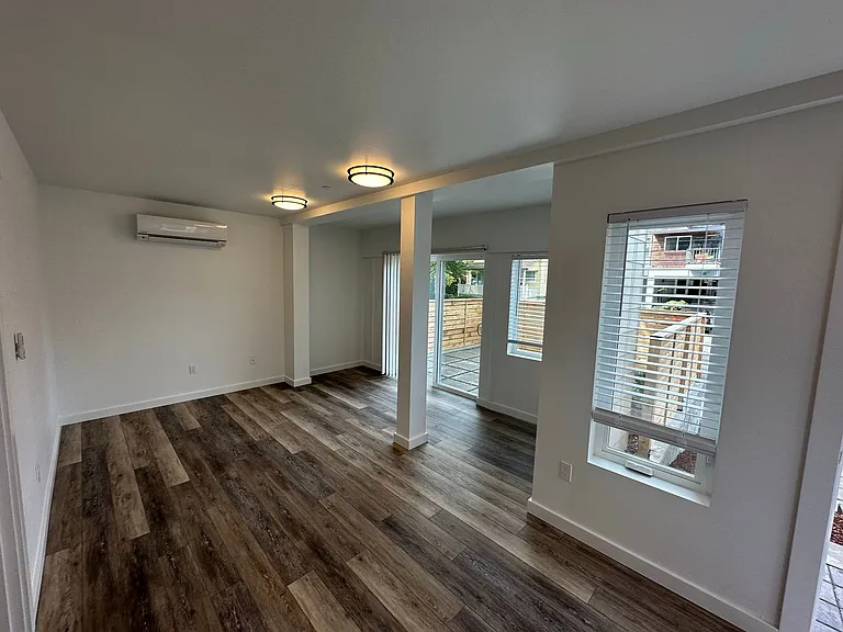 744 Belmont Pl E — Photo 20