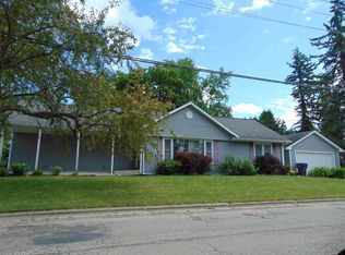 620 W Beacon Ave, New London, WI 54961