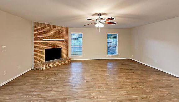 3rd image of 839 Greenridge Dr