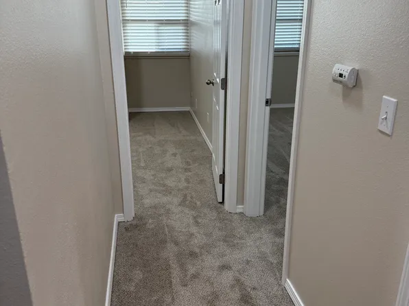 2040 Wheaton Way APT 2A, Bremerton, WA 98310