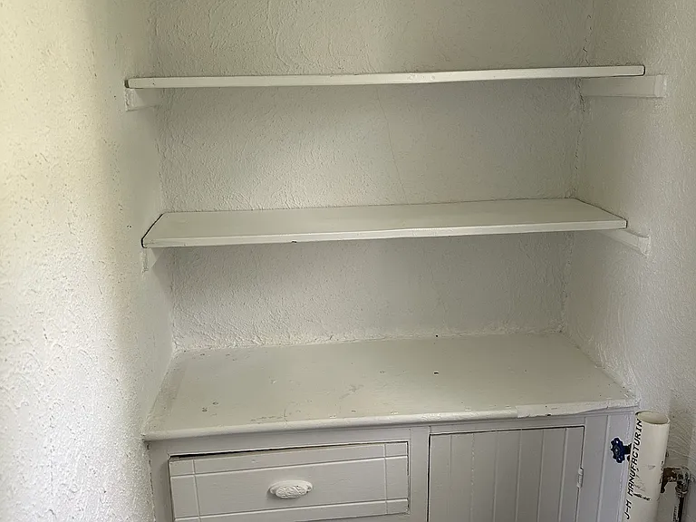 Walk-in kitchen pantry