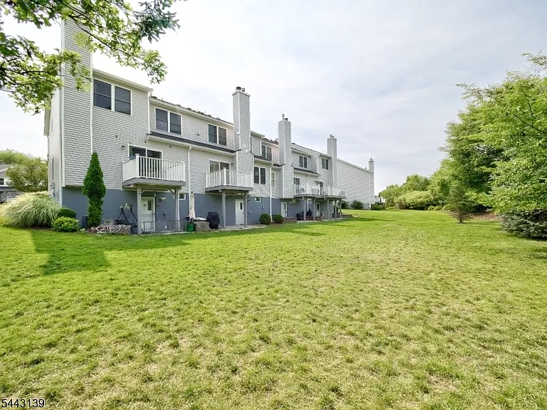 26 Decroce Ct — Photo 27