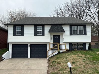 852 S 9th St, Edwardsville, KS, 66111