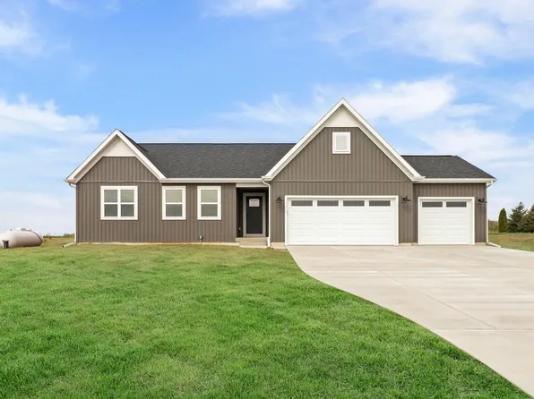 N6285 Blarney Stone Dr, Albany, WI 53502