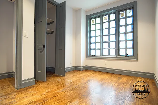 Rented by Lofts and Flats LLC | media 7