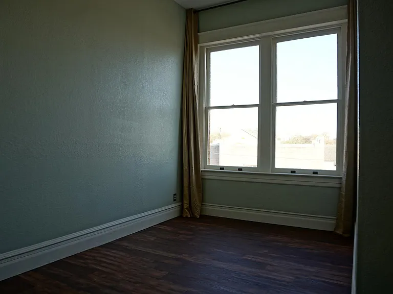 100 W Crawford St #3 — Photo 14