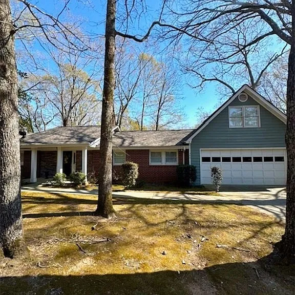 1380 Chestnut Hill Rd — Photo 1