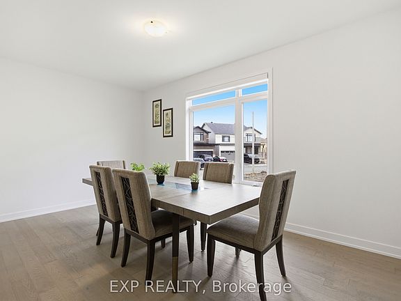 5th image of 137 Shelleright St