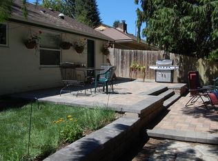18912 32nd Ave NE, Lake Forest Park, WA 98155