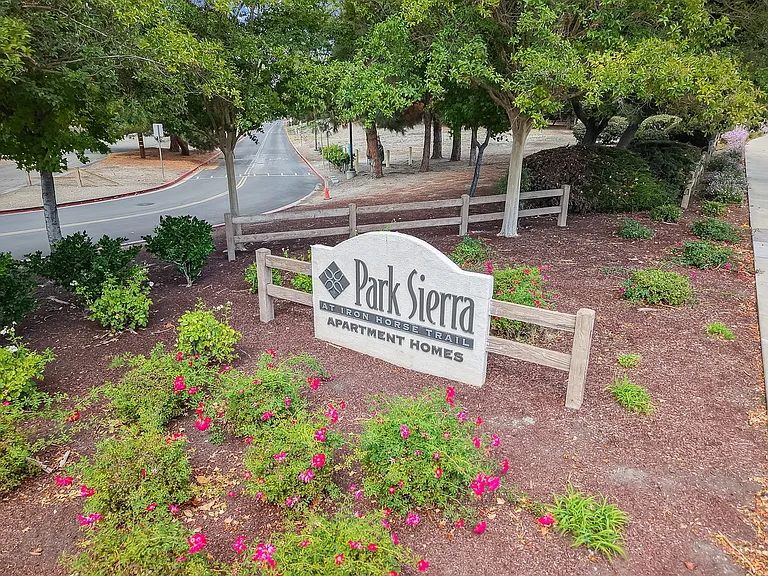 Park Sierra — Photo 29