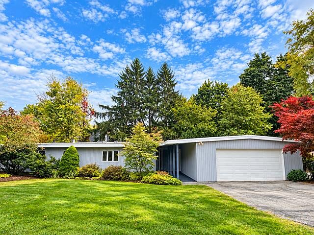 1st image of 4 Heatheridge Ave