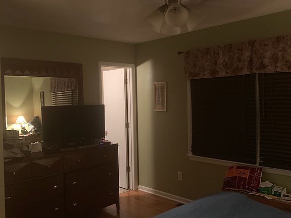 3rd image of 377 Hillview Dr