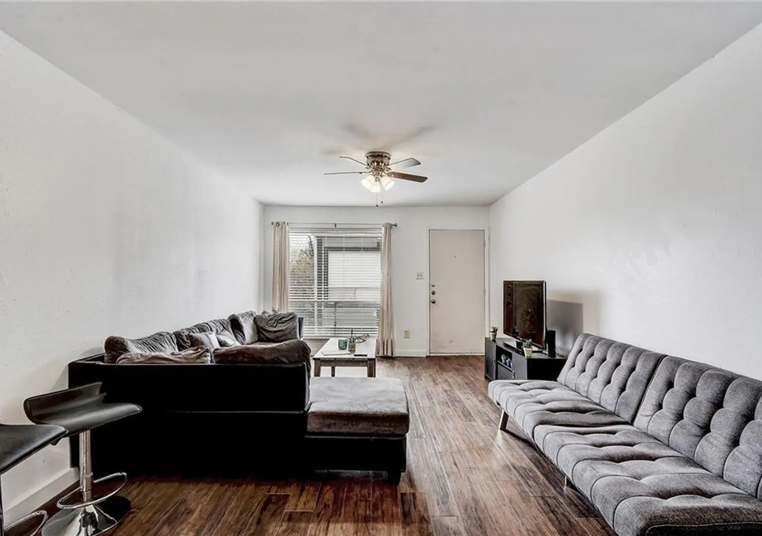 2 Bed 2 Bath — Photo 4