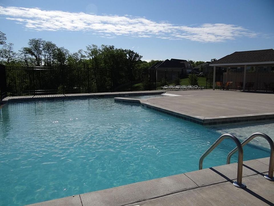 2nd image of 4406 Weybridge Dr