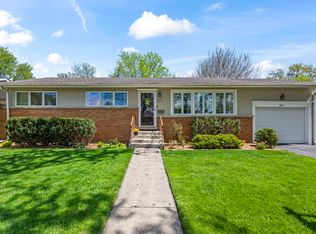 827 N Gibbons Ave, Arlington Heights, IL 60004