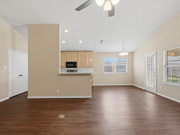 5th image of 111 Taos Loop