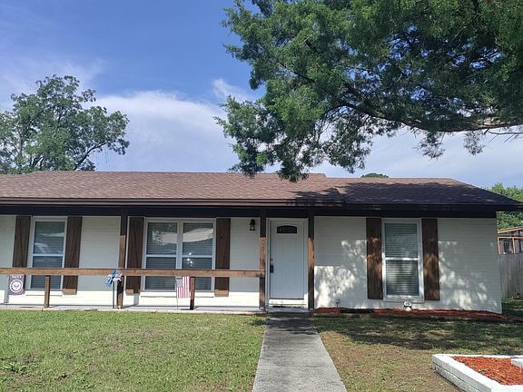 3rd image of 1705 BAY Circle W