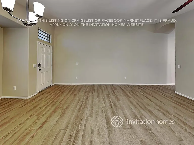 13383 W Watson Ln — Photo 3
