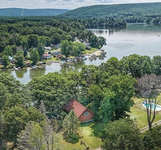 1st image of 138 Vito Molinari Rd