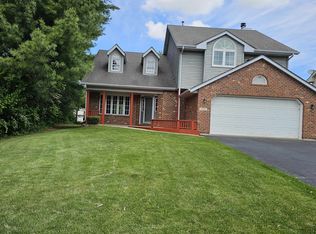 209 Griffin Pl SW, Poplar Grove, IL 61065