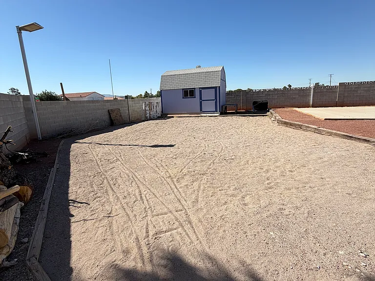 7477 Ullom Dr — Photo 25