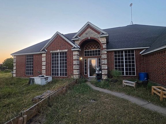2nd image of 2727 W Ridgeview Cir