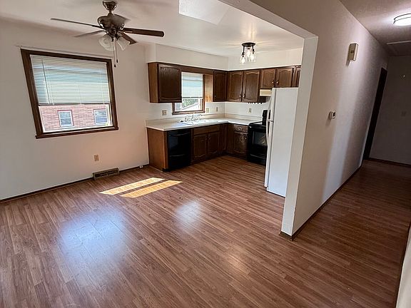 2nd image of 1734 Rawson Ave #1736