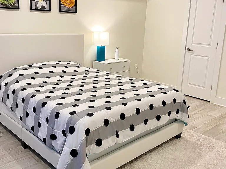 18 T St NE #1 — Photo 11