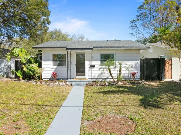 157 SW Lincoln Cir N, Saint Petersburg, FL 33703