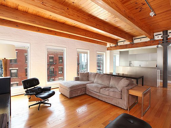 2nd image of 136 Baxter St APT 4C
