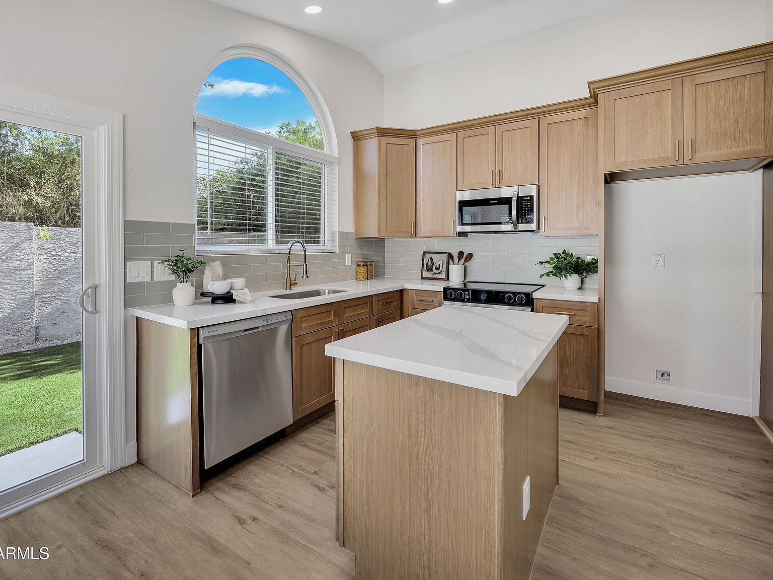 749 S Martinique Dr, Gilbert, AZ 85233 | MLS #6888206 | Zillow