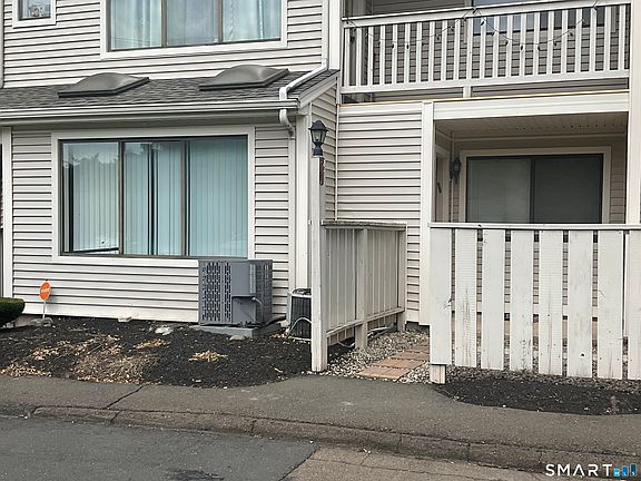 2nd image of 471 Whalley Ave Unit Q